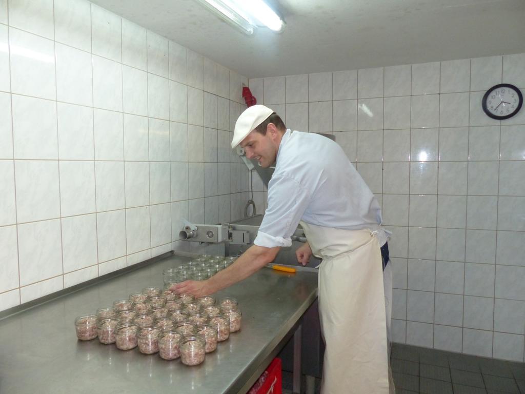 Hotel Friedchen Mit Eigener Fleischerei Artern ภายนอก รูปภาพ