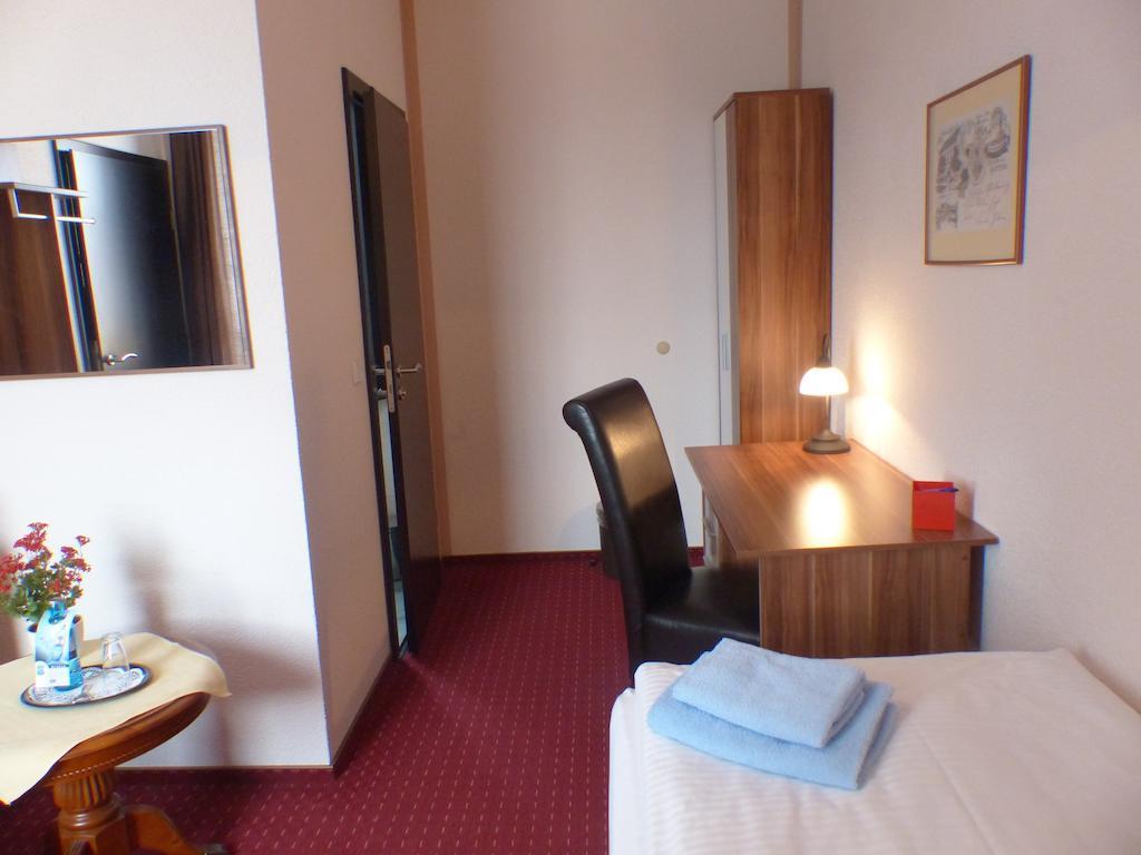 Hotel Friedchen Mit Eigener Fleischerei Artern ห้อง รูปภาพ
