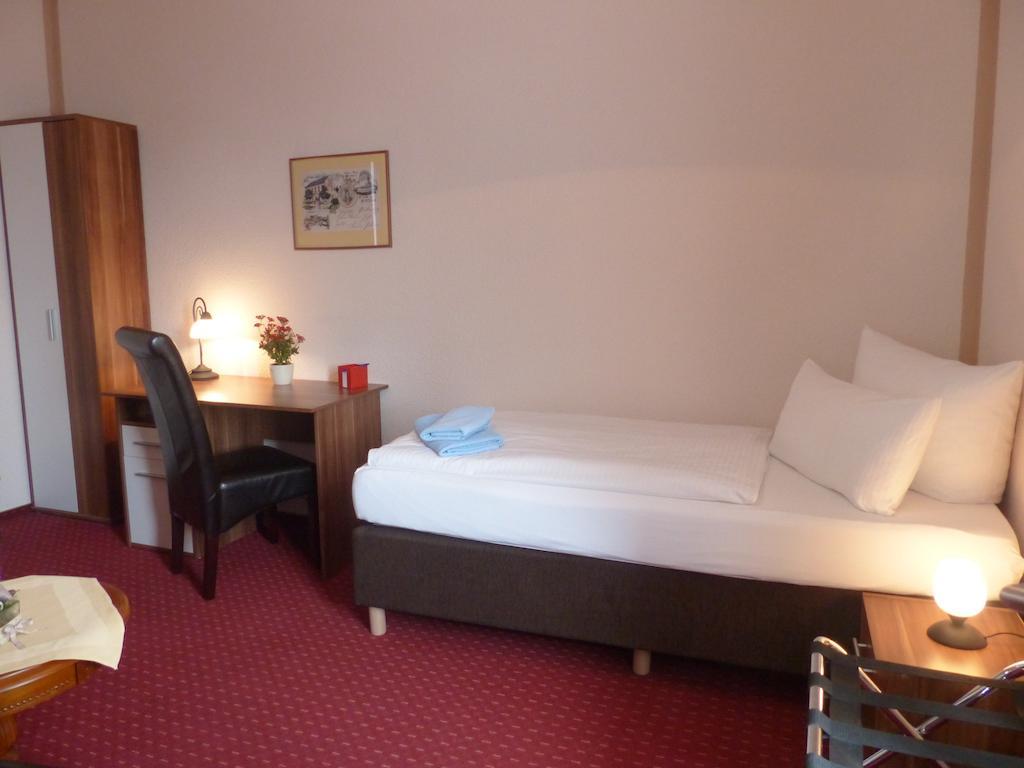 Hotel Friedchen Mit Eigener Fleischerei Artern ห้อง รูปภาพ