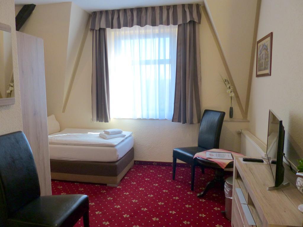 Hotel Friedchen Mit Eigener Fleischerei Artern ภายนอก รูปภาพ
