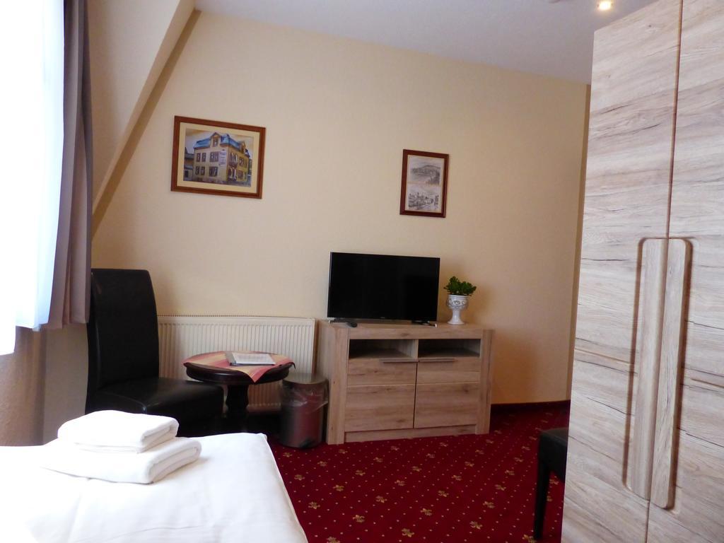 Hotel Friedchen Mit Eigener Fleischerei Artern ภายนอก รูปภาพ