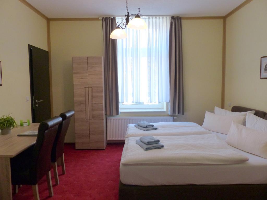 Hotel Friedchen Mit Eigener Fleischerei Artern ภายนอก รูปภาพ