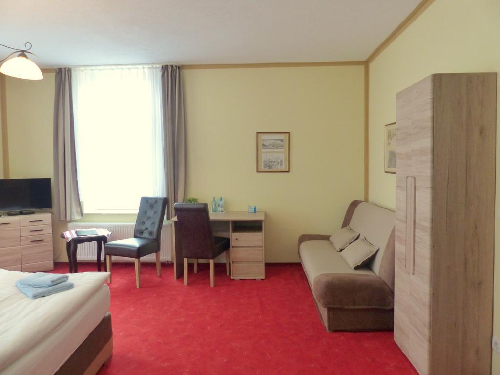 Hotel Friedchen Mit Eigener Fleischerei Artern ภายนอก รูปภาพ