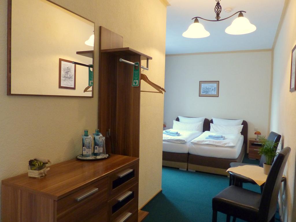 Hotel Friedchen Mit Eigener Fleischerei Artern ภายนอก รูปภาพ