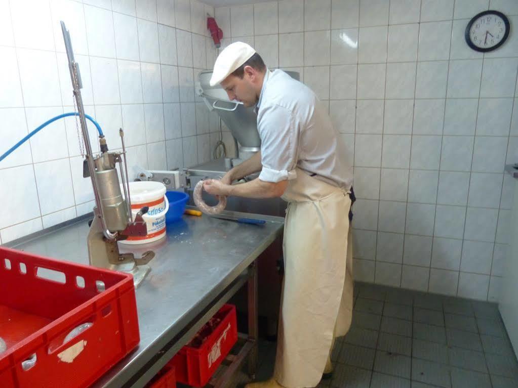 Hotel Friedchen Mit Eigener Fleischerei Artern ภายนอก รูปภาพ